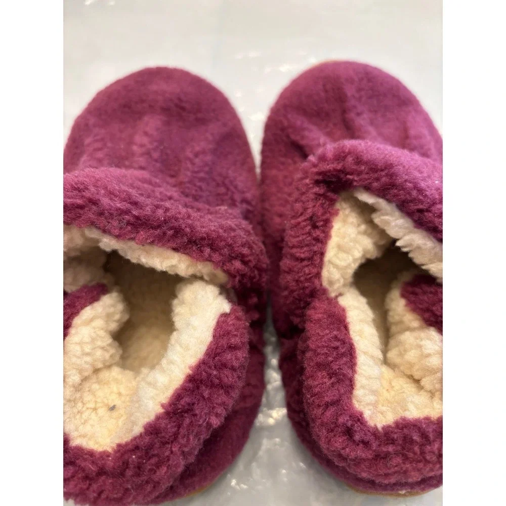 L.L. Bean Berry Slippers Size 5-6‎